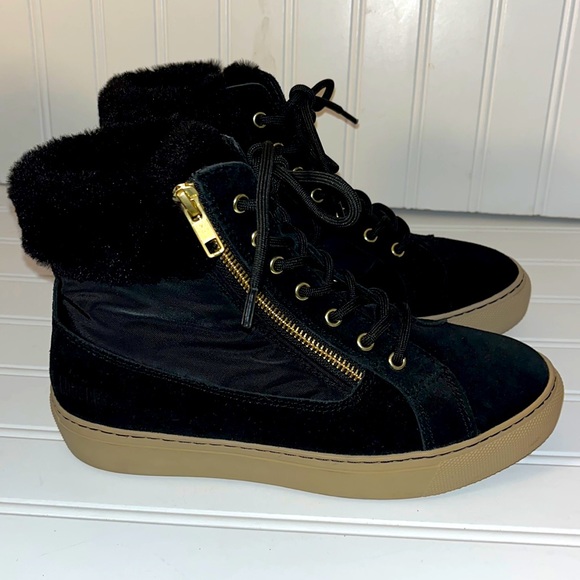 Cougar Shoes - Cougar faux fur trimmed black waterproof sneakers size 6